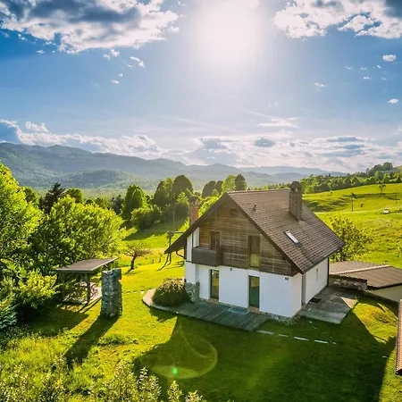 Unique Private With Panoramic View Ravnik Casa vacanze