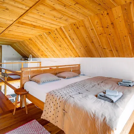 Unique Private With Panoramic View Ravnik Ferienhaus *