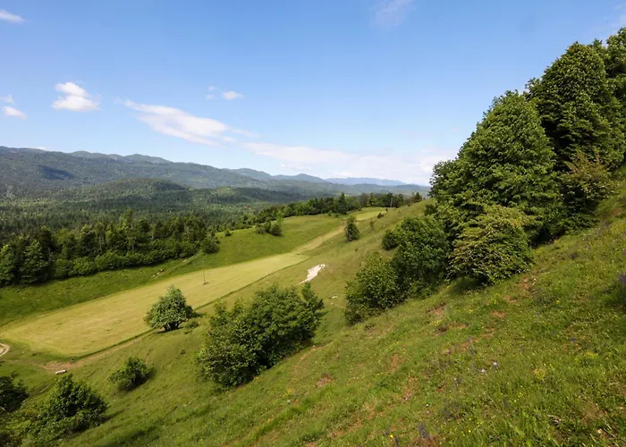 Unique House With Panoramic View On Ravnik Casa vacanze Hotedrsica