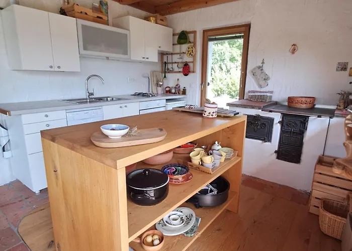 Unique House With Panoramic View On Ravnik Casa vacanze Hotedrsica